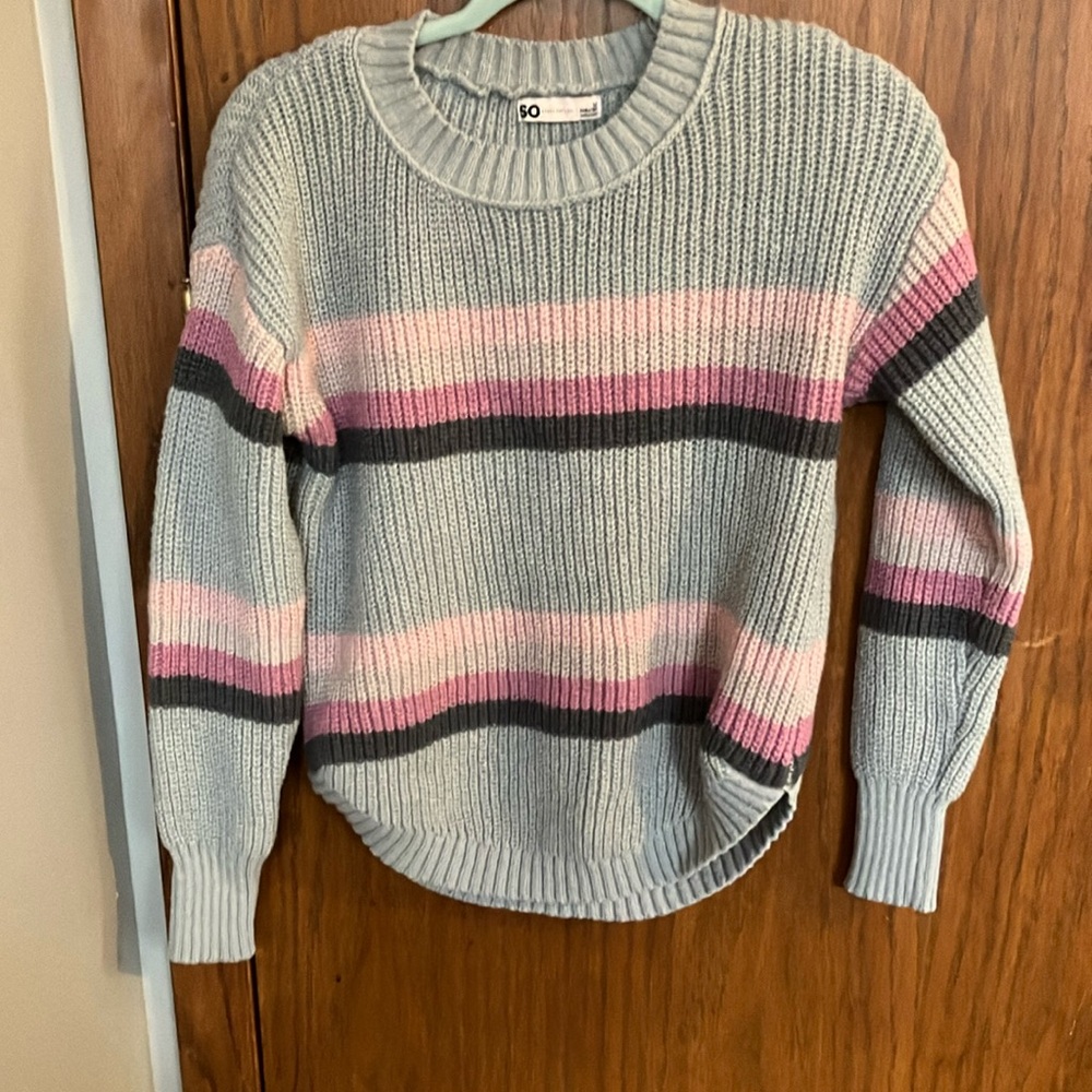 SO Gray and Pink Crew Neck Sweaters with Ribbed Texture